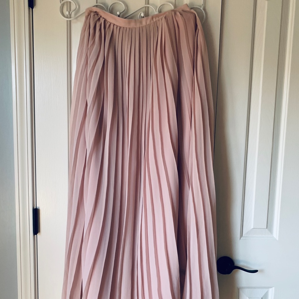 Square pleated maxi length skirt